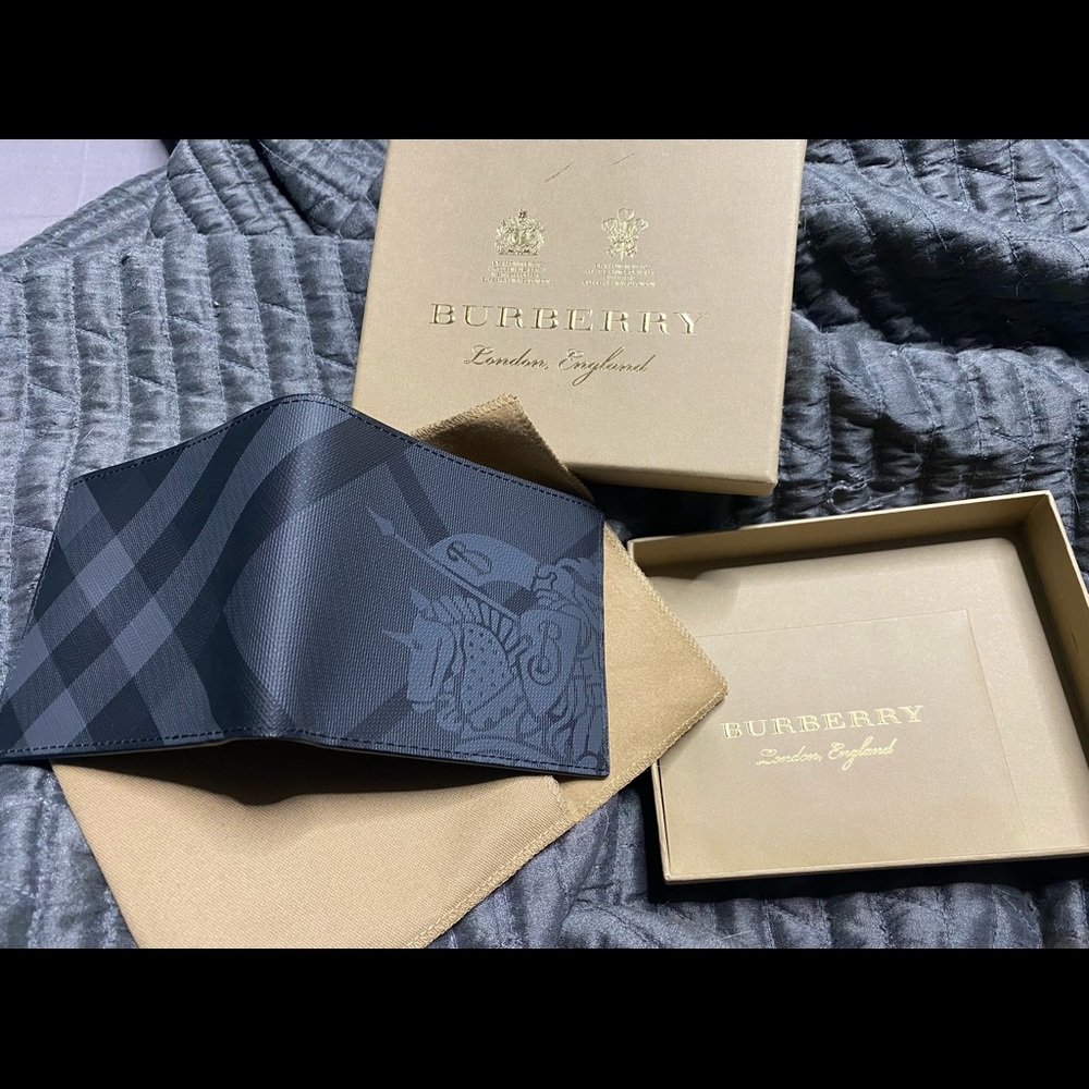 Burberry wallet